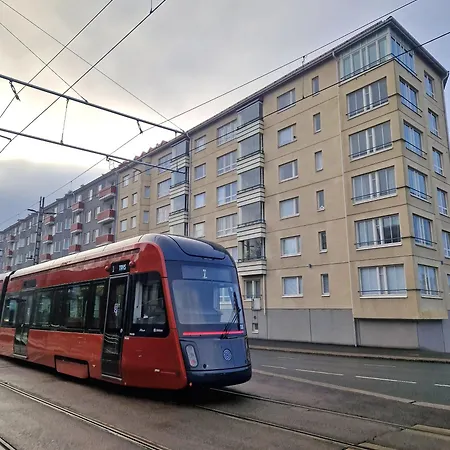 Hima With Sauna & Private Parking